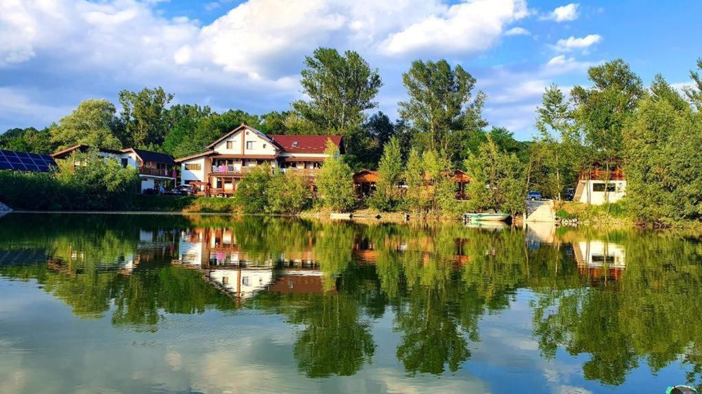 Dorul Pescarului Hotel Curtea de Argeş Exterior foto