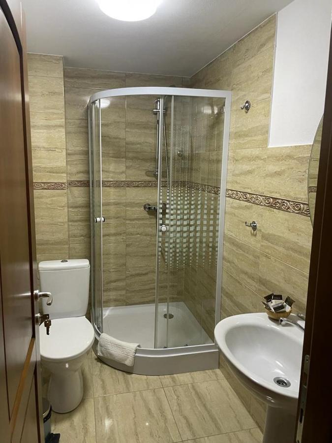 Dorul Pescarului Hotel Curtea de Argeş Exterior foto