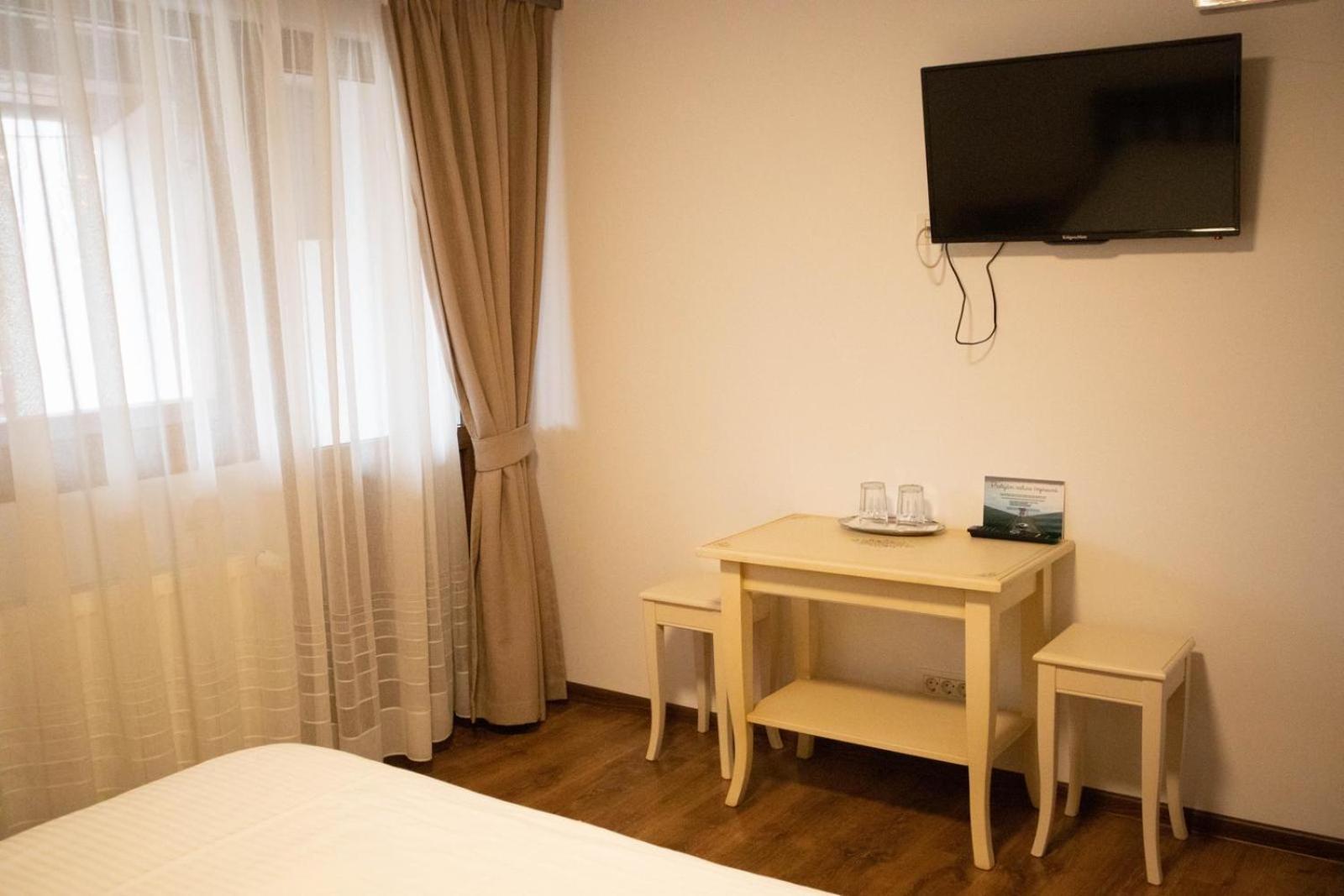 Dorul Pescarului Hotel Curtea de Argeş Exterior foto