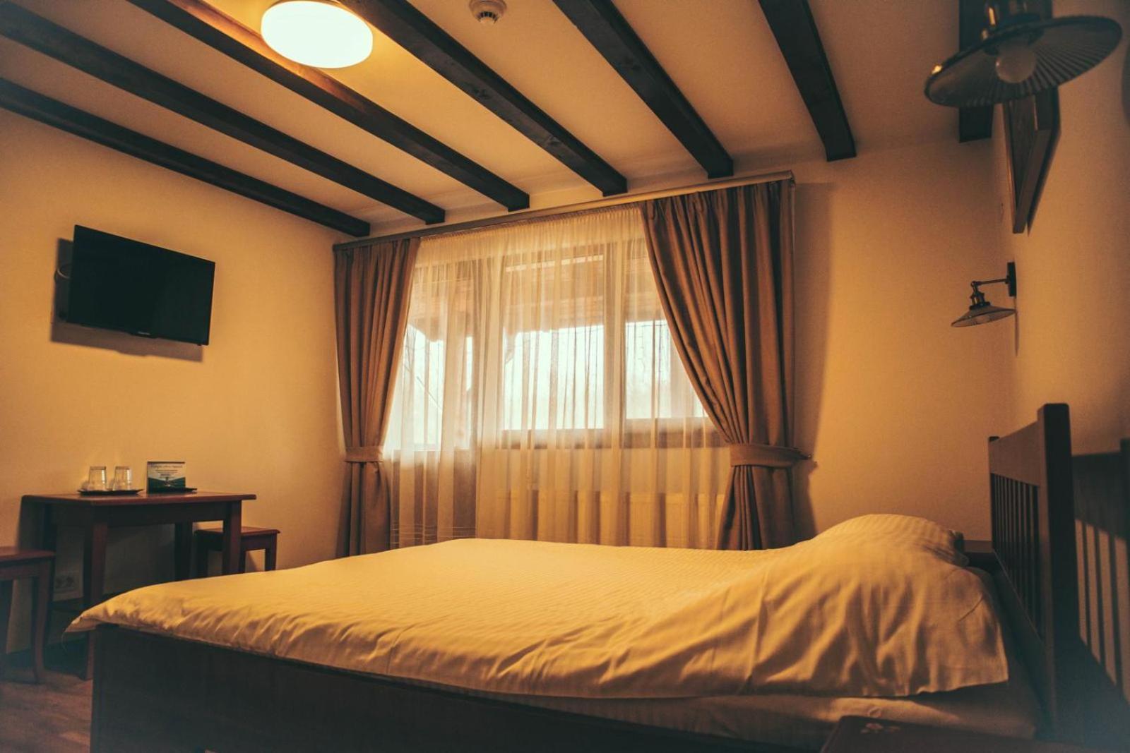 Dorul Pescarului Hotel Curtea de Argeş Exterior foto