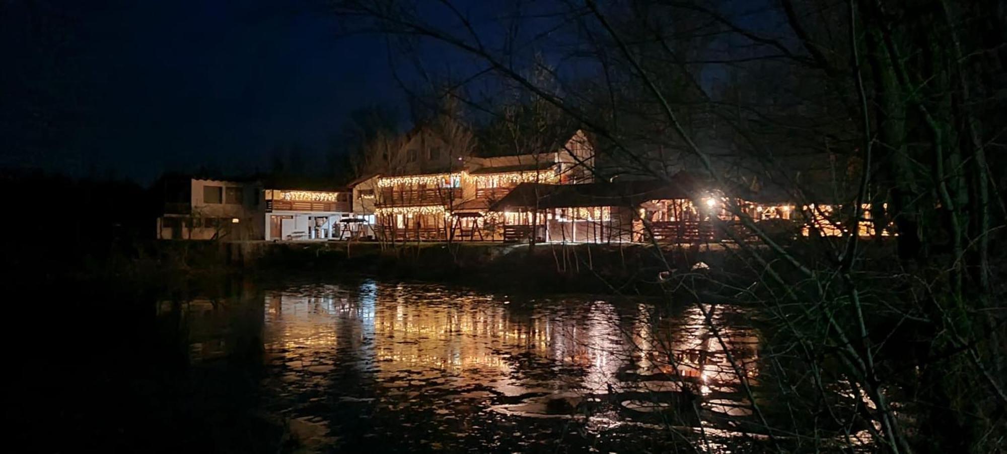 Dorul Pescarului Hotel Curtea de Argeş Exterior foto