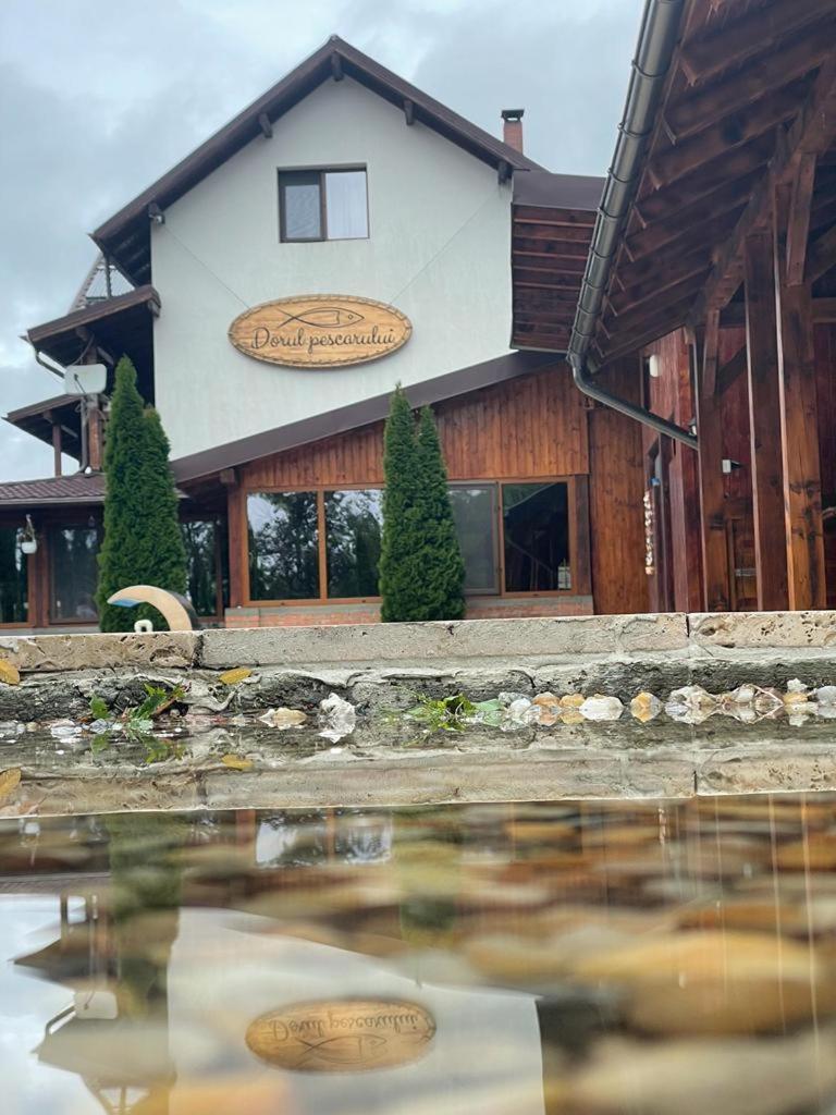 Dorul Pescarului Hotel Curtea de Argeş Exterior foto